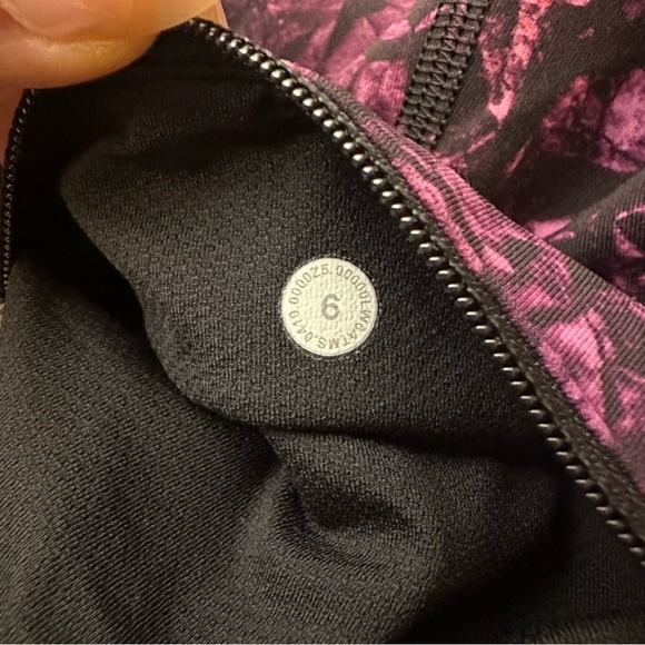 Lululemon Pace Rival Crop 22" Undercurrent Grapealicious Multi / Black size 6 - Picture 8 of 12